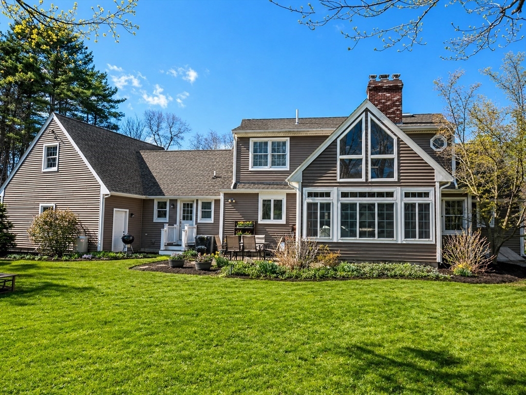 352 North Avenue Rochester, MA 02770 - Photo 6 of 41