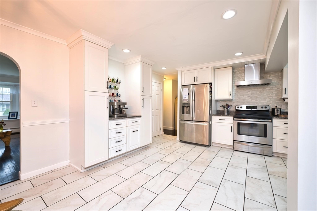 340 Kaufman Road Somerset, MA 02726 - Photo 12 of 42 Gallery Image 12