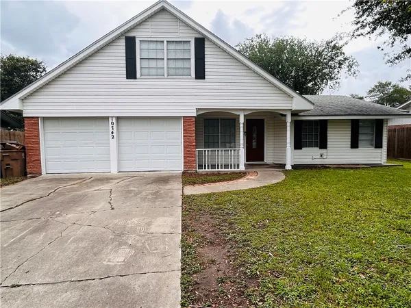 $2,200 | 10742 Kingwood Drive, Corpus Christi, TX 78410