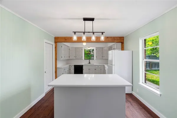 $2,200 | 10742 Kingwood Drive, Corpus Christi, TX 78410