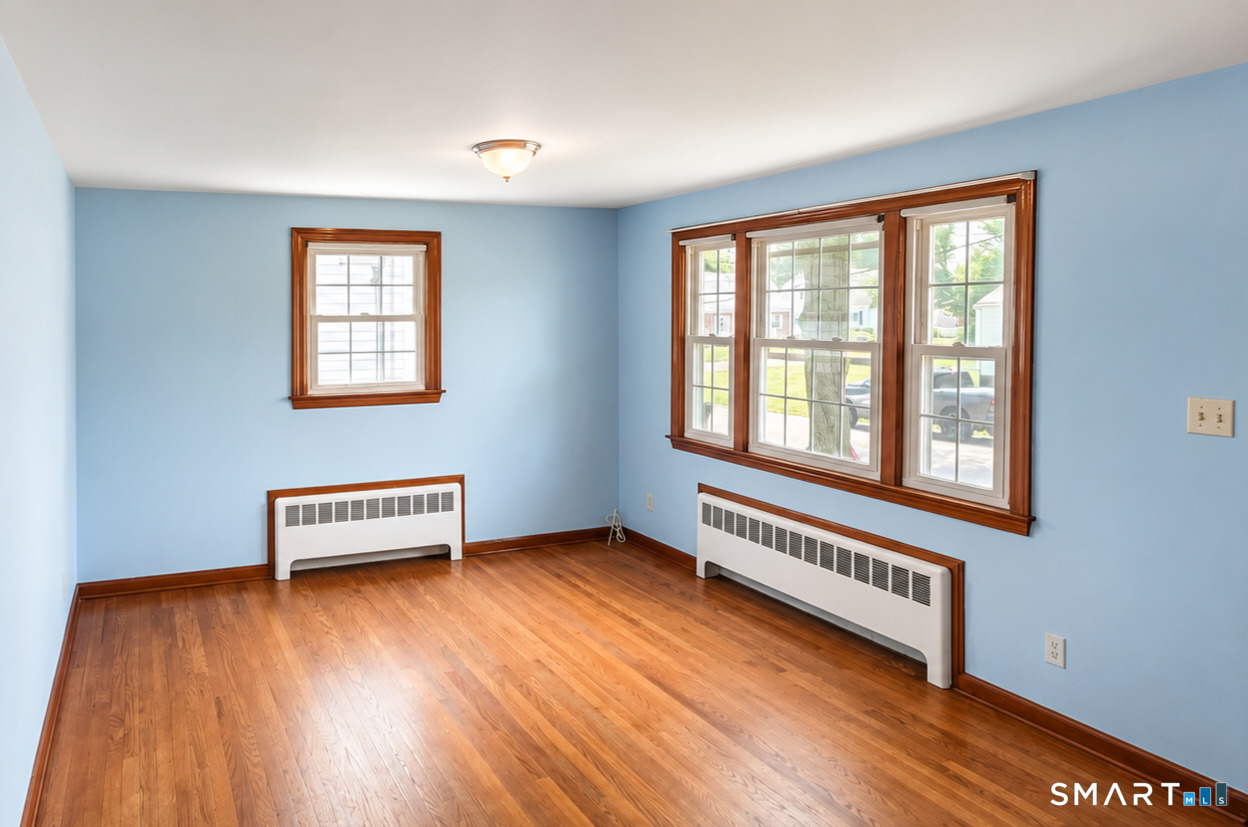 35 Lorraine Road Wethersfield, CT 06109 - Photo 3 of 17