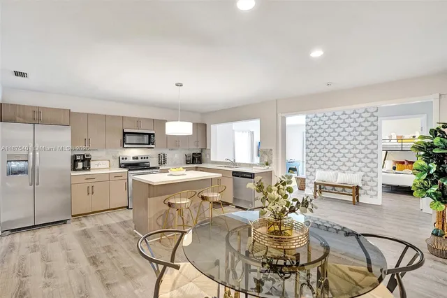 $1,230,000 | 1960 Southwest 51st Terrace, Plantation, FL 33317