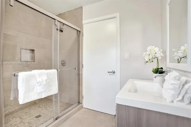 $1,230,000 | 1960 Southwest 51st Terrace, Plantation, FL 33317