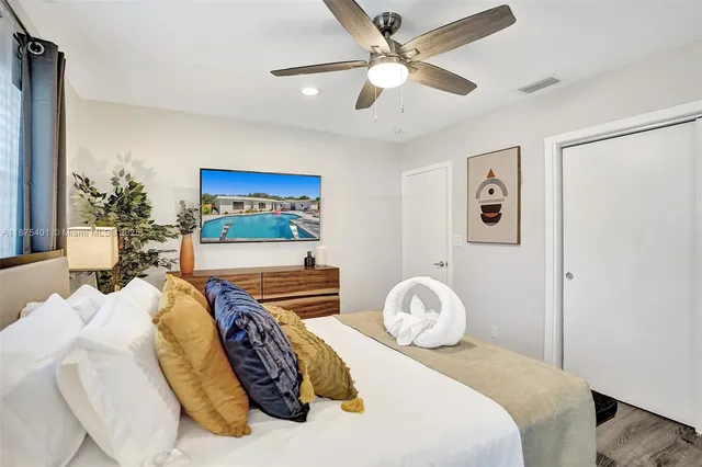 $1,230,000 | 1960 Southwest 51st Terrace, Plantation, FL 33317