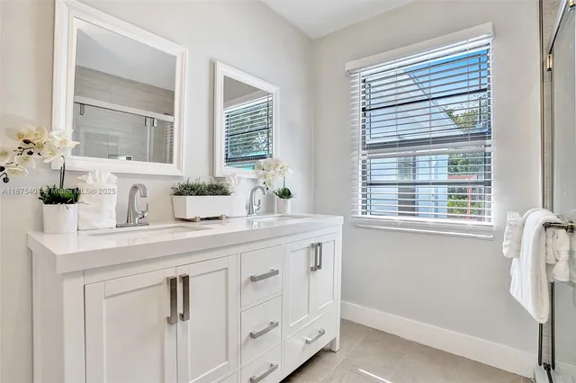 $1,230,000 | 1960 Southwest 51st Terrace, Plantation, FL 33317