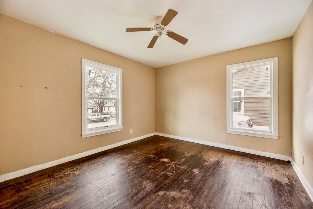 2016 Daniel Street Fort Worth, TX 76104 - Photo 19 of 25 1st Bedroom