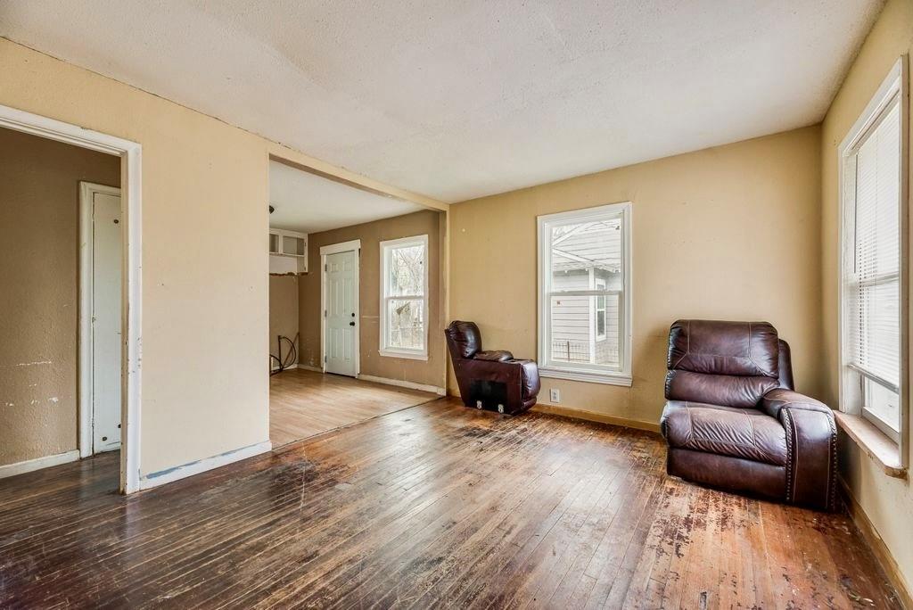 2016 Daniel Street Fort Worth, TX 76104 - Photo 9 of 25