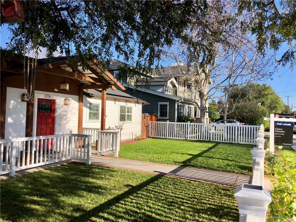 276 Esther Street Costa Mesa, CA 92627 - Photo 3 of 10 a view of a backyard with a garden