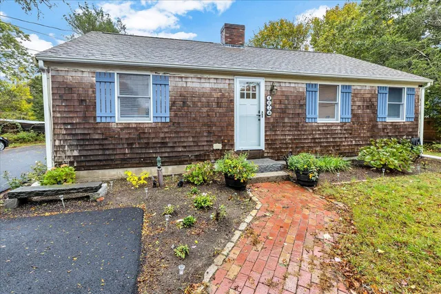 $575,000 | 1028 Old Falmouth Road, Centerville, MA 02632