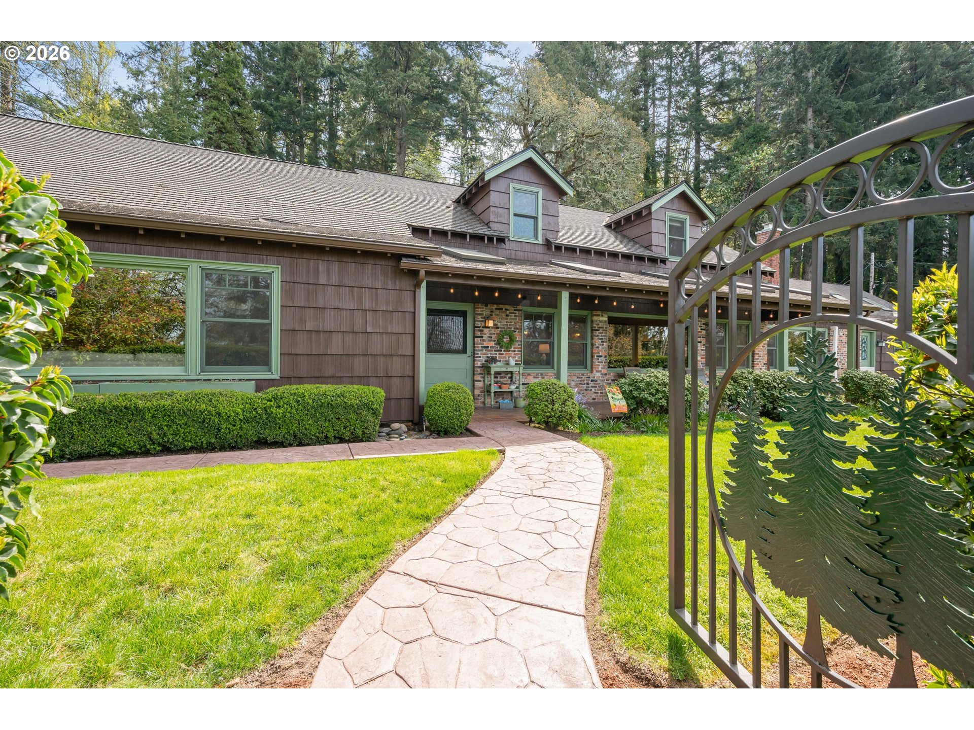 42 Ridgewood Drive Eugene, OR 97405 - Photo 3 of 48