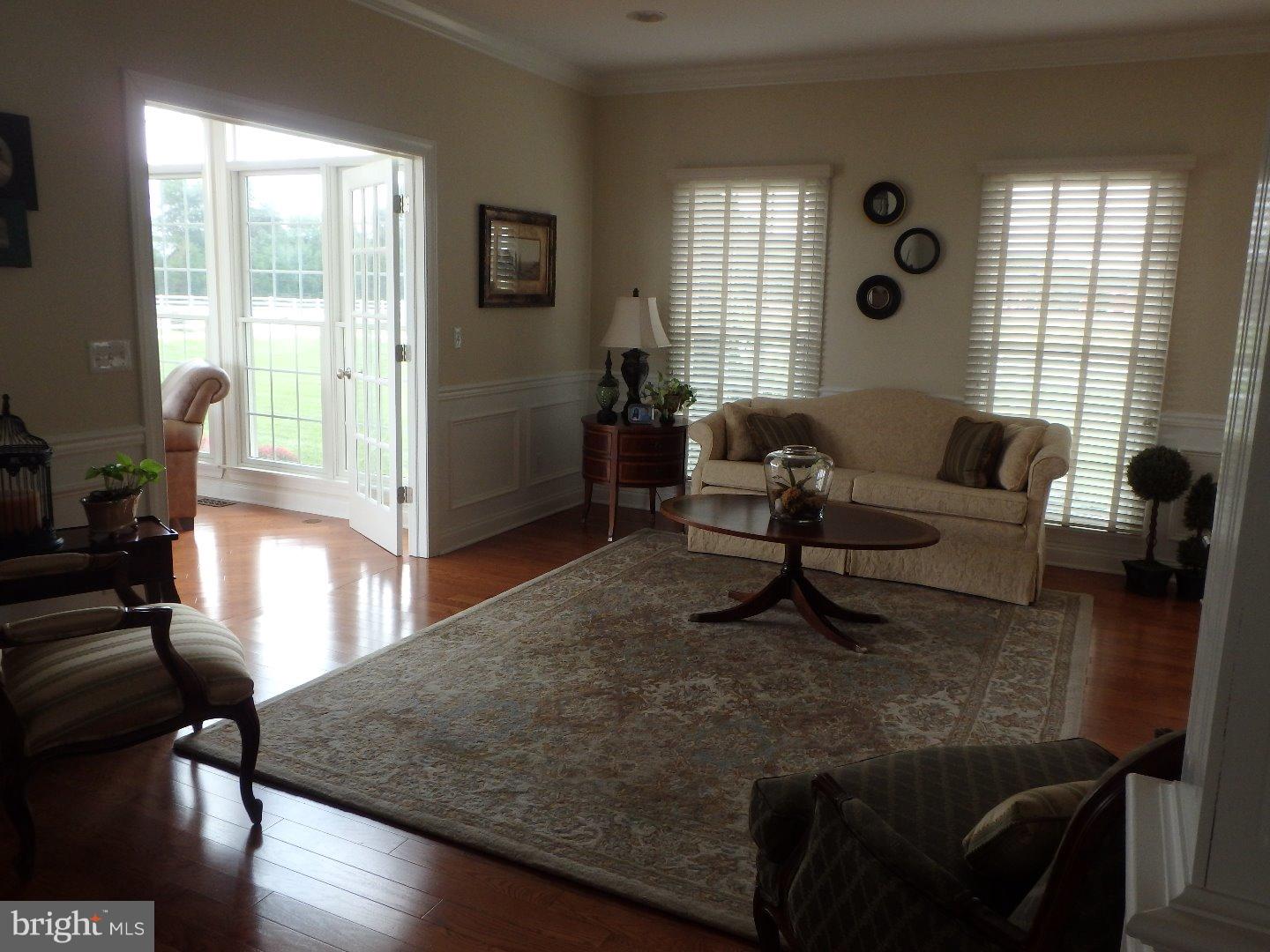 1796 Main Road Newfield, NJ 08344 - Photo 9 of 25 Living Room