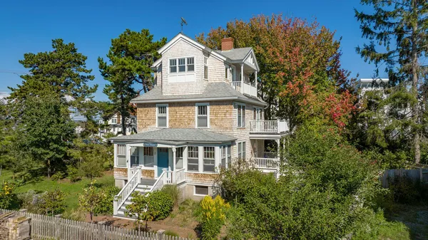 $1,195,000 | 2 East Grand Avenue, Scarborough, ME 04074