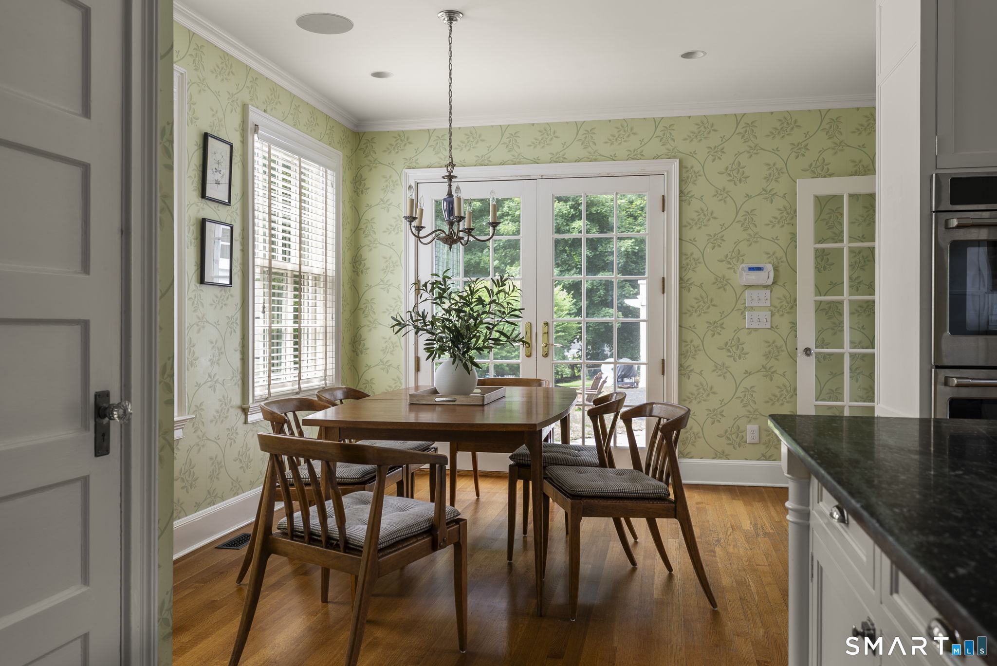 33 Sycamore Road West Hartford, CT 06117 - Photo 15 of 40