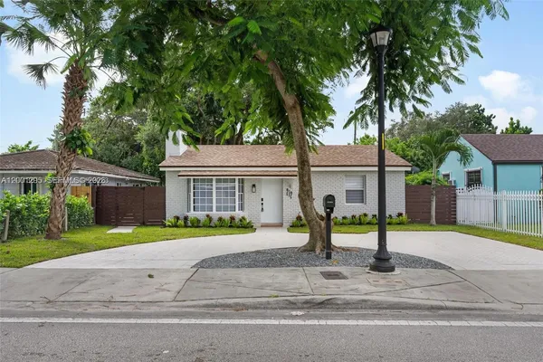 $4,100 | 212 Northwest 103rd Street, Miami, FL 33150