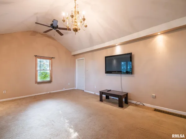 $109,900 | 7025 Township Road 1800, Wyoming, IL 61491