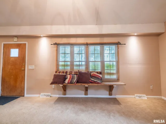 $109,900 | 7025 Township Road 1800, Wyoming, IL 61491