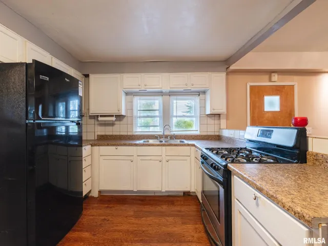 $109,900 | 7025 Township Road 1800, Wyoming, IL 61491