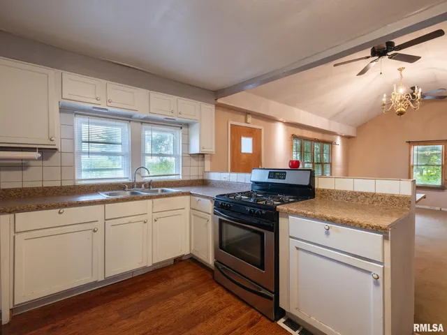 $109,900 | 7025 Township Road 1800, Wyoming, IL 61491