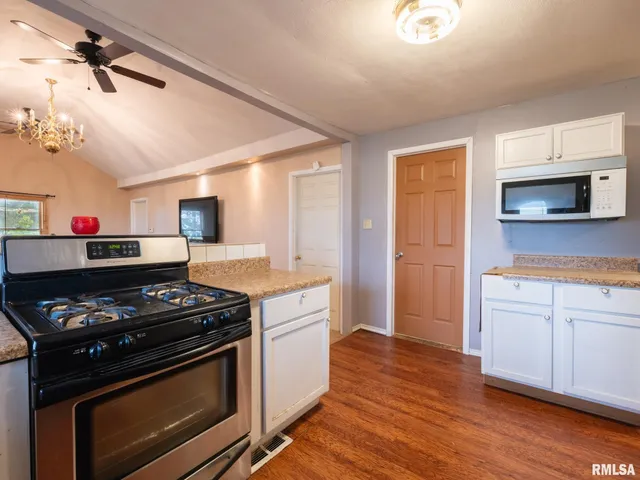 $109,900 | 7025 Township Road 1800, Wyoming, IL 61491