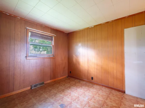 $109,900 | 7025 Township Road 1800, Wyoming, IL 61491