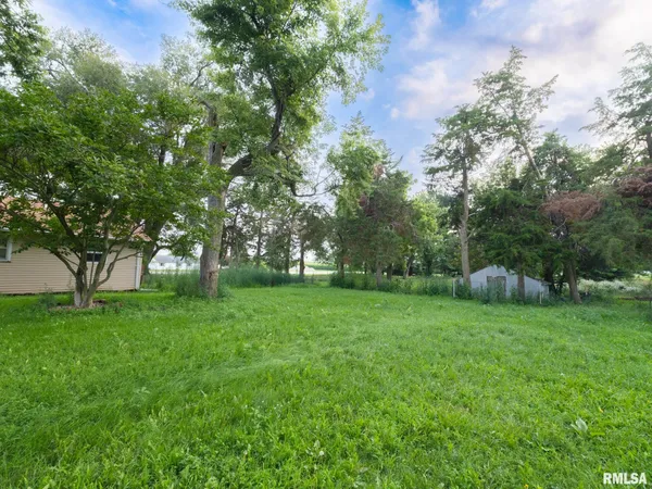 $109,900 | 7025 Township Road 1800, Wyoming, IL 61491