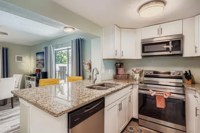 $2,800 | 4311 2nd Avenue East, Bradenton, FL 34208