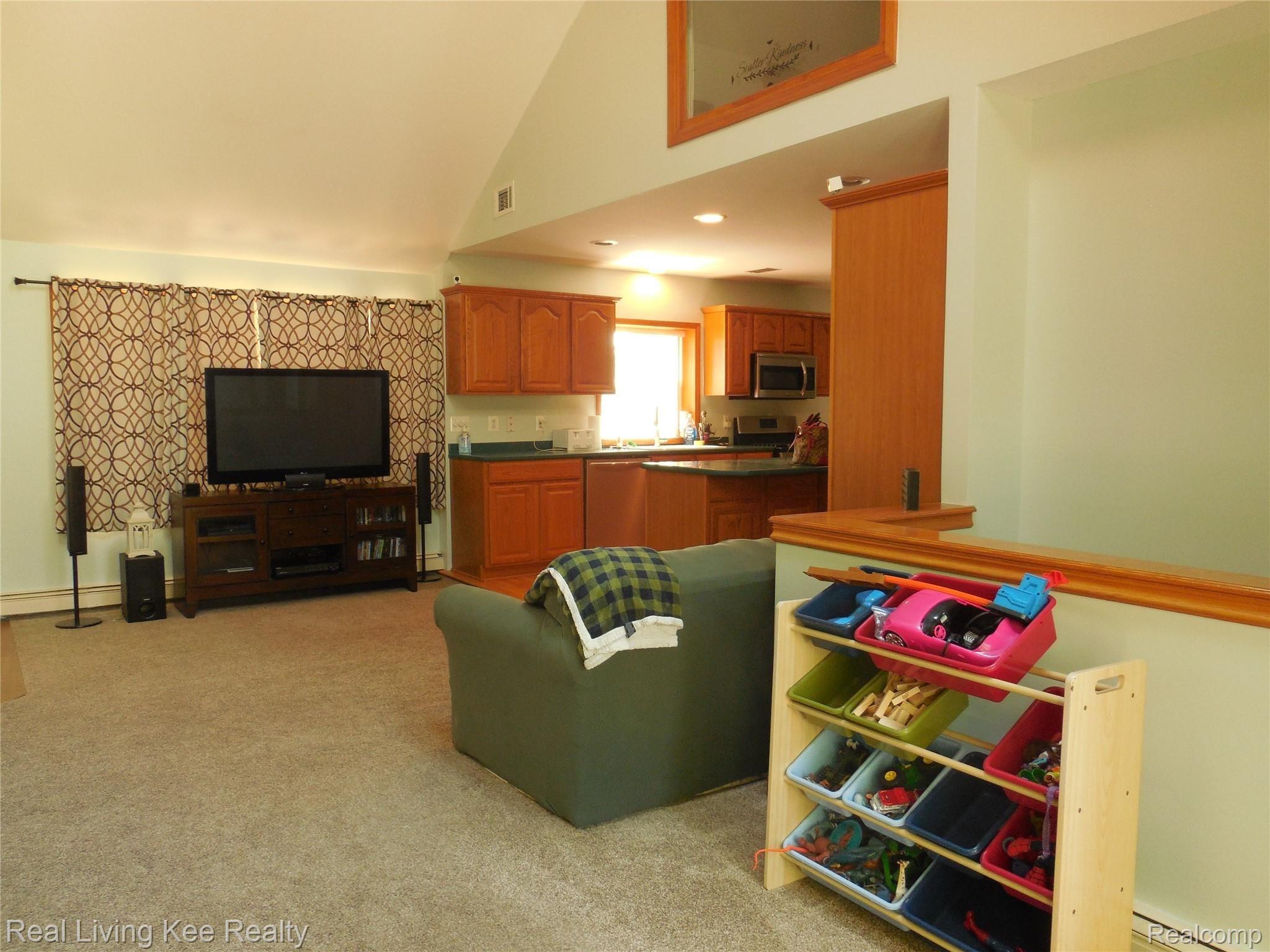3750 Rohr Road Lake Orion, MI 48359 - Photo 7 of 34 B232D033-930D-4823-A39E-8824F86776F2.jpeg
