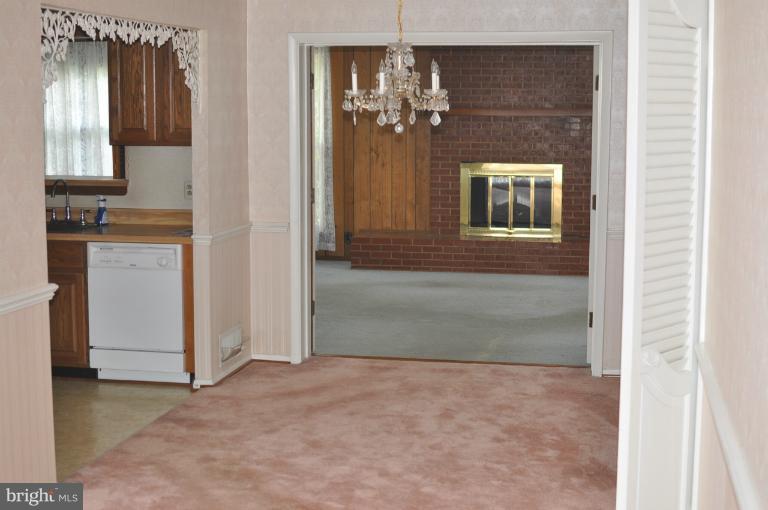 7203 Layton Drive Springfield, VA 22150 - Photo 19 of 22 Dining Room