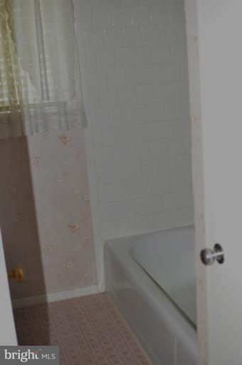7203 Layton Drive Springfield, VA 22150 - Photo 4 of 22 Bath