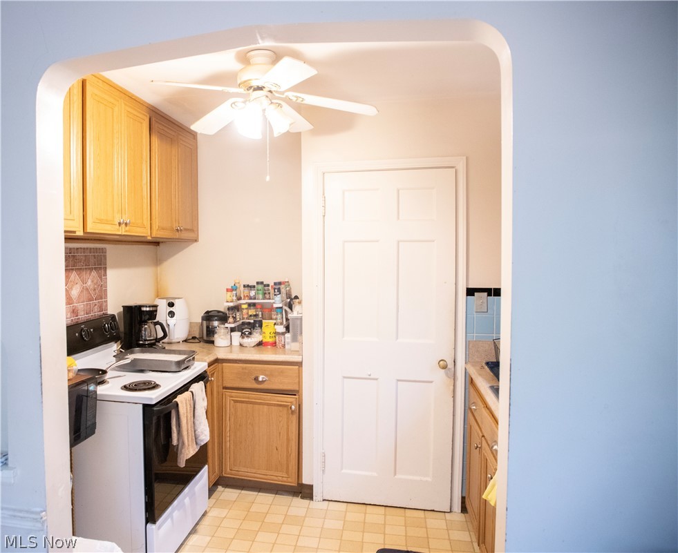4218 Verona Road Cleveland, OH 44121 - Photo 2 of 16 Gallery Image 2