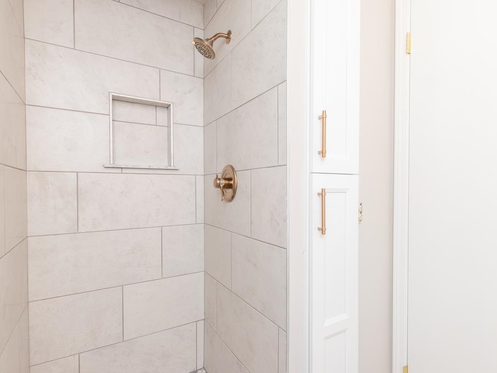 56789 Schoenherr Road Utica, MI 48315 - Photo 21 of 56 50048938-20.JPG