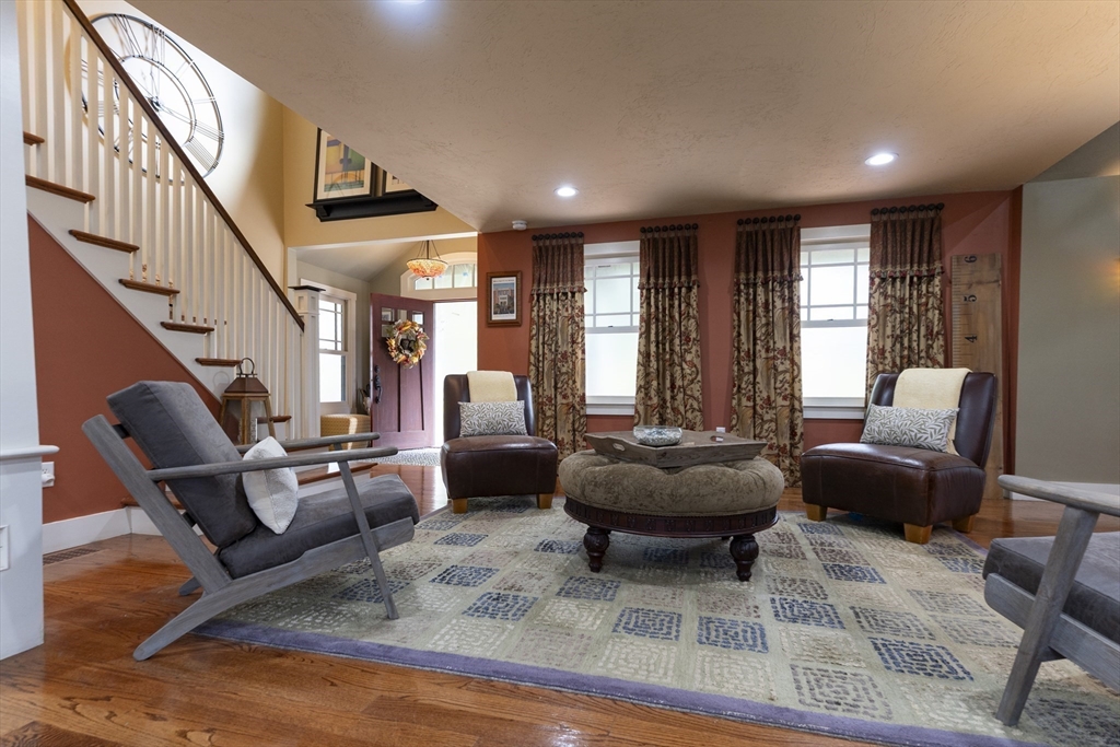 2 Michael Road Franklin, MA 02038 - Photo 5 of 35 Gallery Image 5