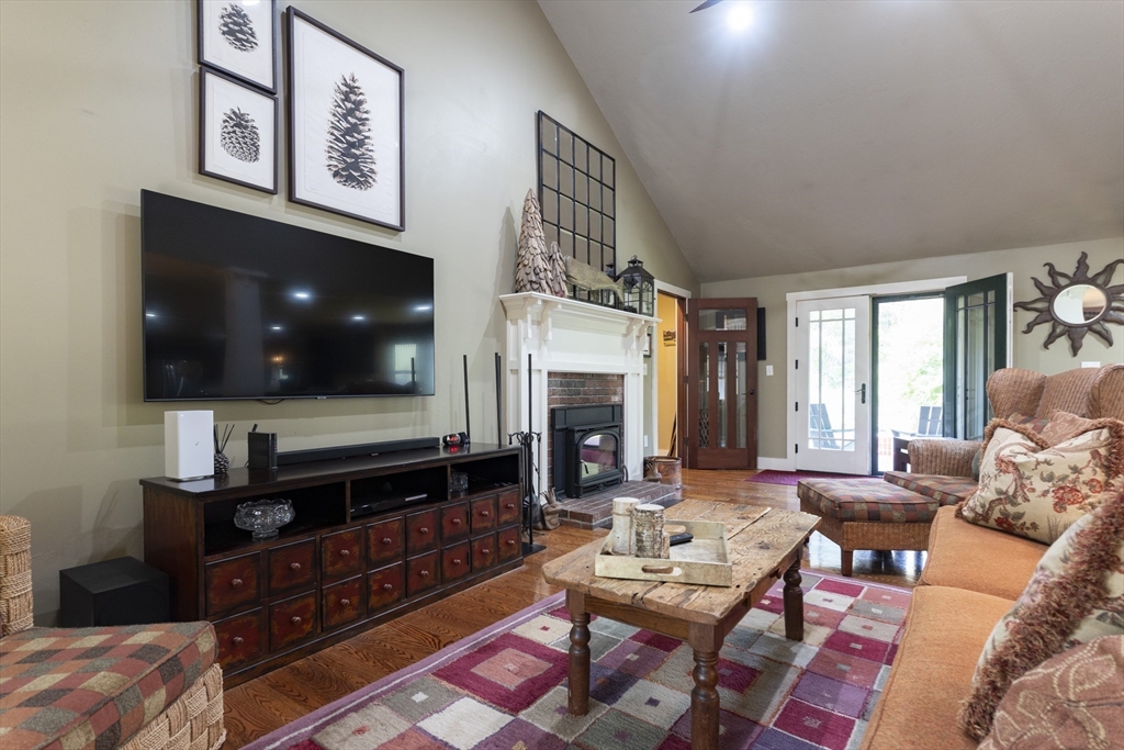 2 Michael Road Franklin, MA 02038 - Photo 6 of 35 Gallery Image 6