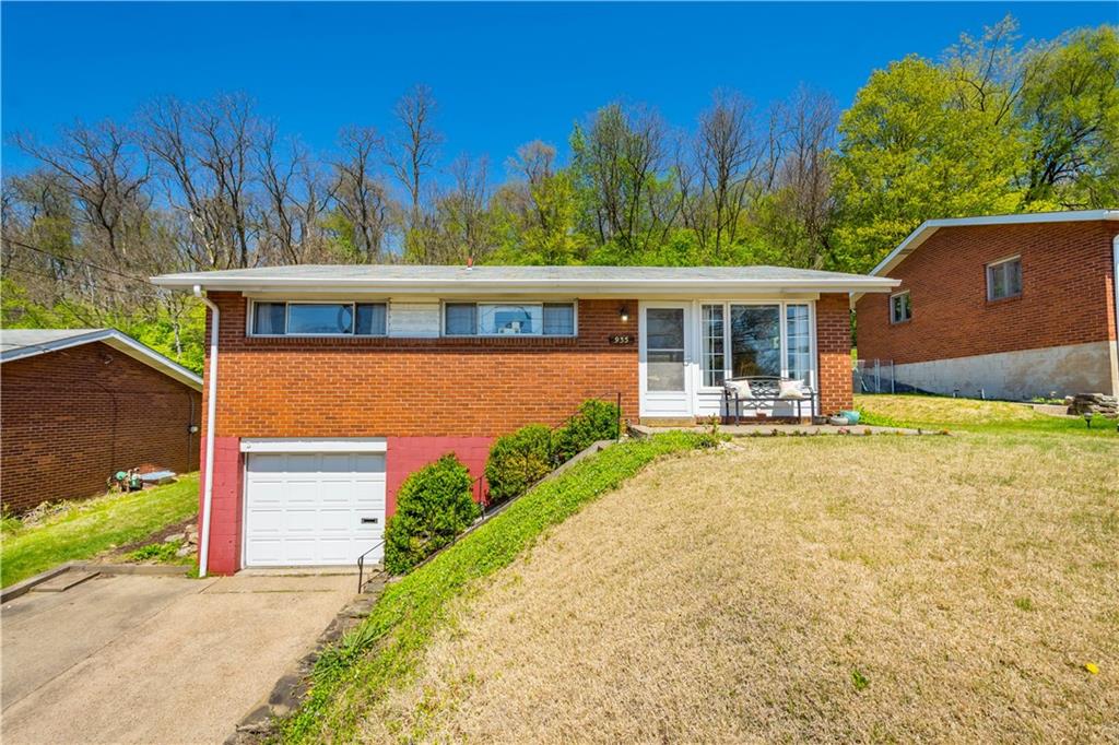 935 Forsythe Road Carnegie, PA 15106 - Photo 1 of 25 Gallery Image 1
