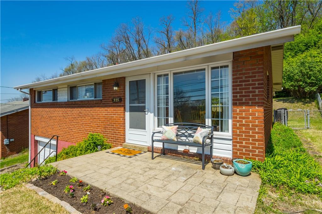 935 Forsythe Road Carnegie, PA 15106 - Photo 3 of 25 Gallery Image 3