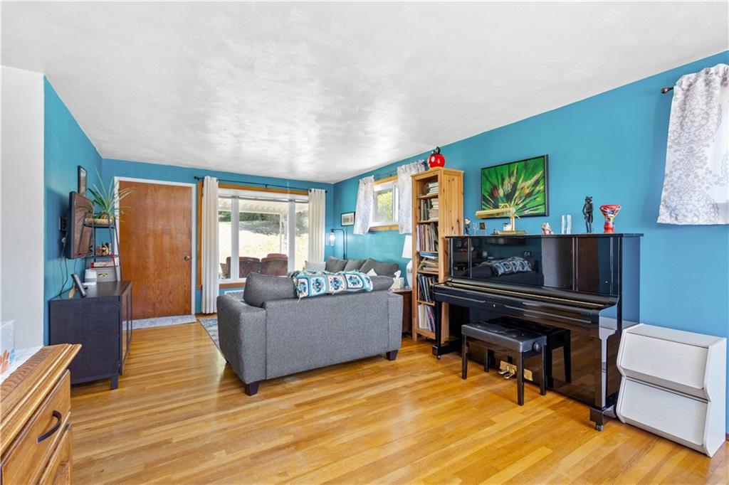 935 Forsythe Road Carnegie, PA 15106 - Photo 10 of 25 Gallery Image 10