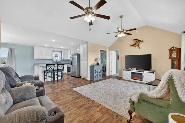 $289,999 | 198 L Mitchell Road, Flintville, TN 37335