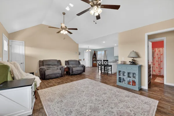$289,999 | 198 L Mitchell Road, Flintville, TN 37335