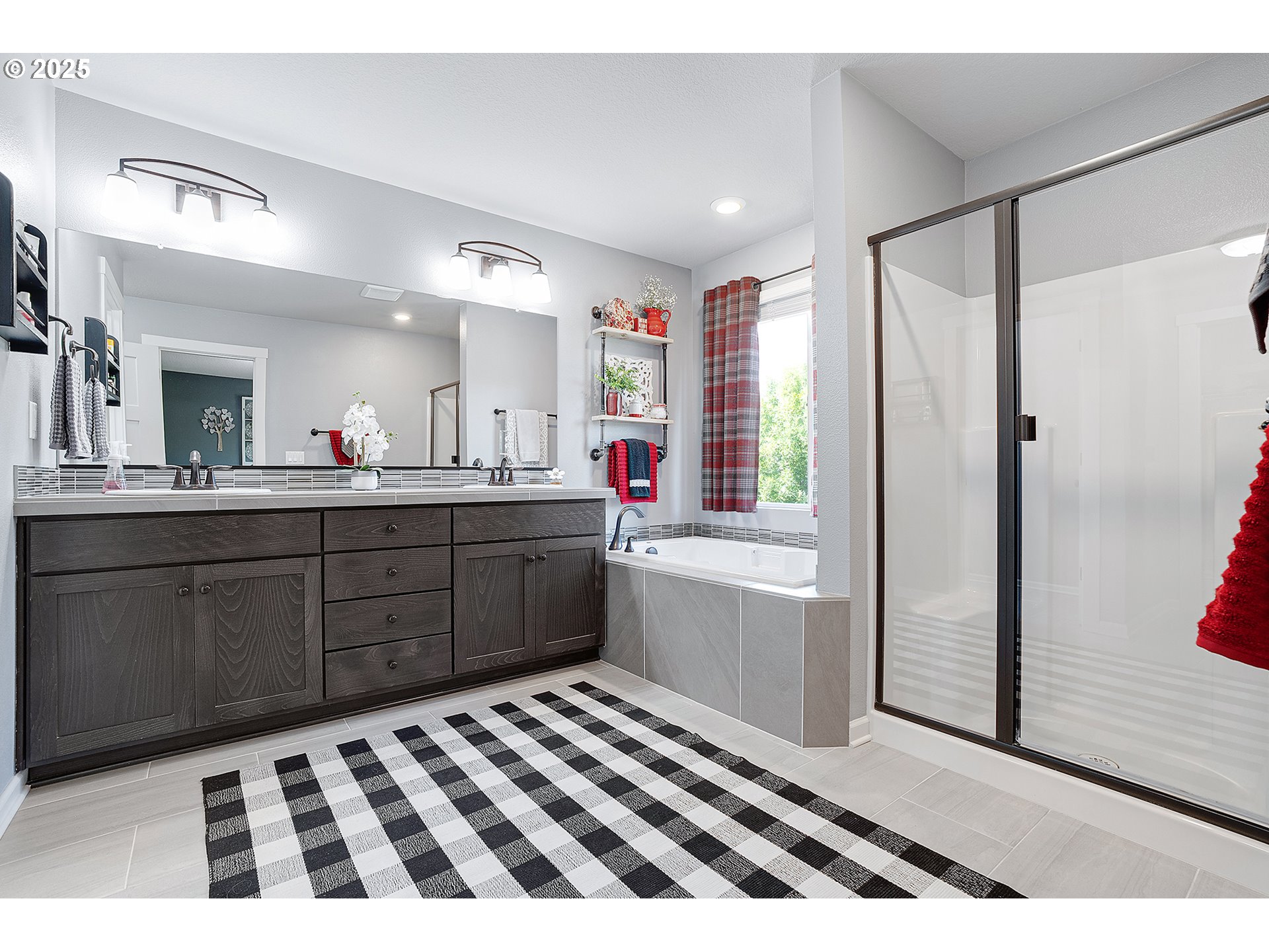 2091 35th Avenue Forest Grove, OR 97116 - Photo 24 of 43 a kitchen with a sink cabinets and appliances