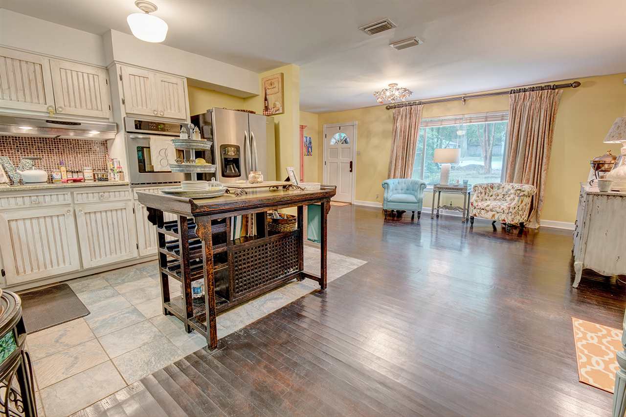 563 Bellangee Street Fairhope, AL 36532 - Photo 7 of 24