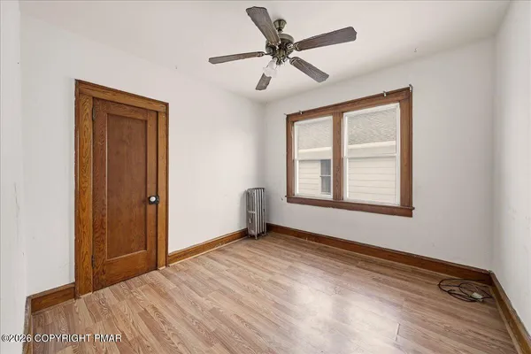 a view of livingroom with furniture