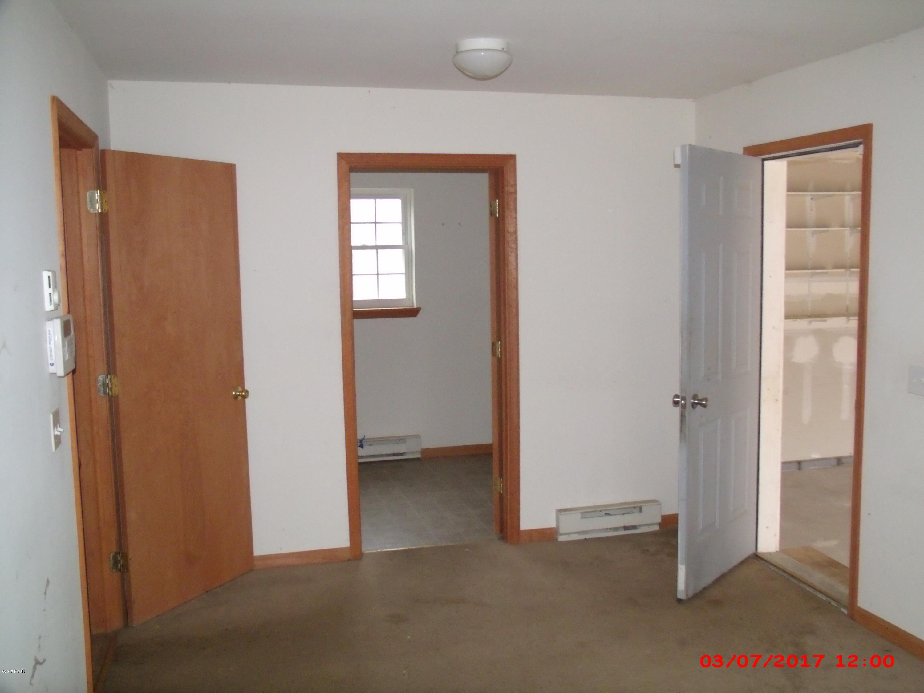 746 Mallard Lane Bushkill, PA 18324 - Photo 9 of 24