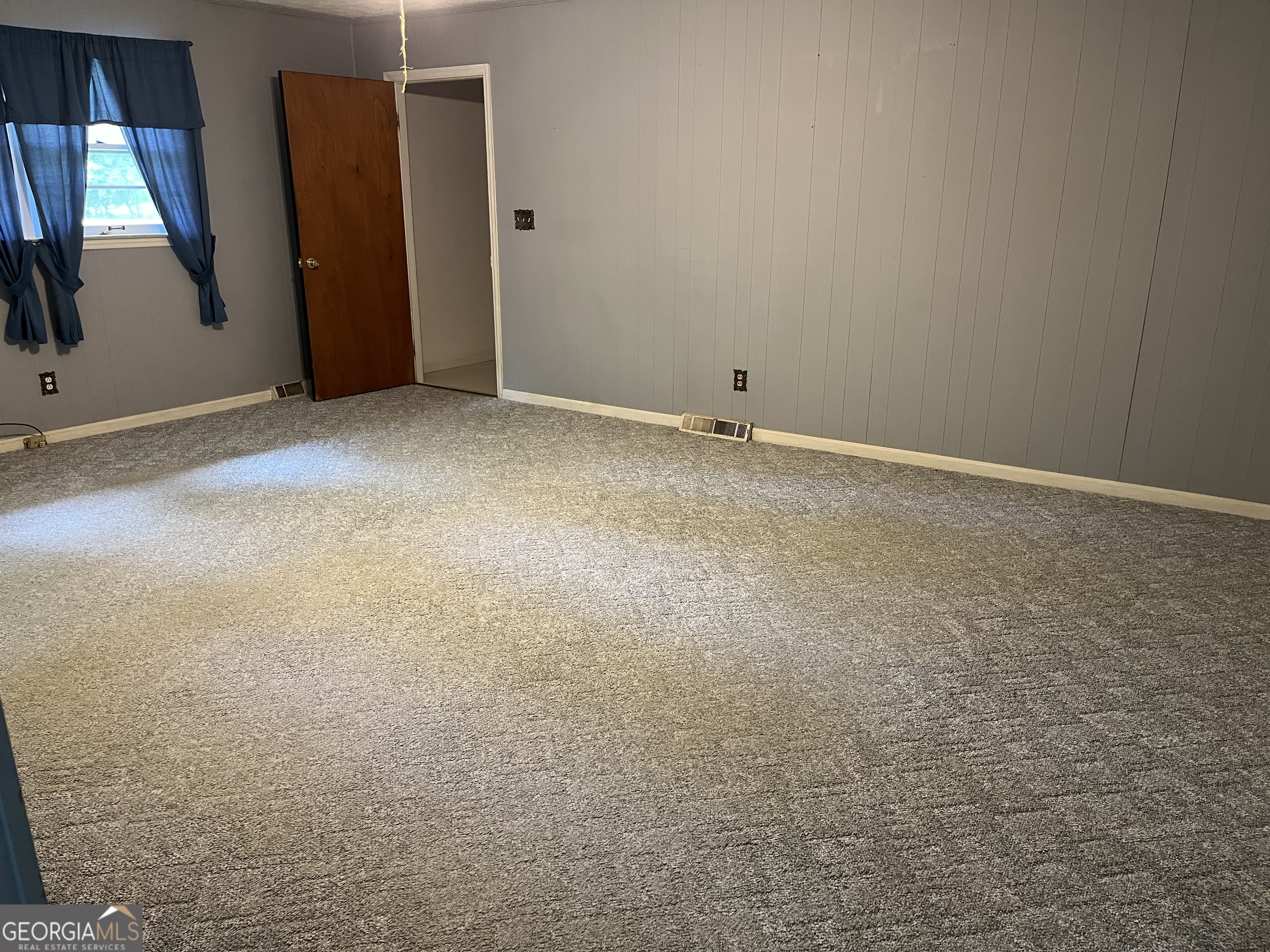 30 Highway 411 Street Southeast Cave Spring, GA 30124 - Photo 12 of 12 an empty room with a mirror