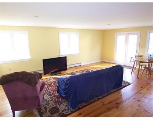 1537 North Road North Yarmouth, ME 04097 - Photo 23 of 25 Living Room. Apartment