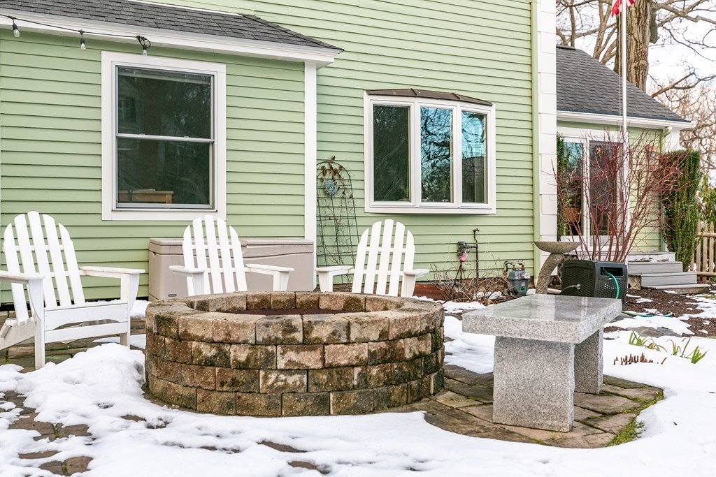 74 Monadnock Road Worcester, MA 01609 - Photo 5 of 41 Gallery Image 5