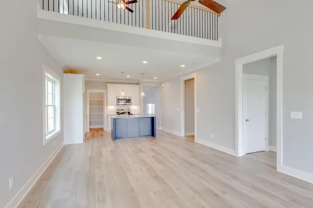a view of empty room with window