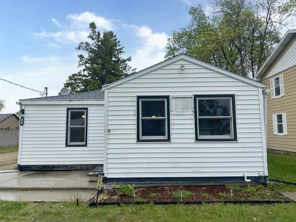 $105,000 | 238 Meeker Avenue West, Eden Valley, MN 55329