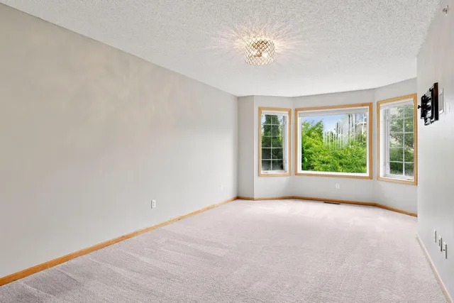 $325,000 | 11343 Stratton Avenue, Unit 218, Eden Prairie, MN 55344