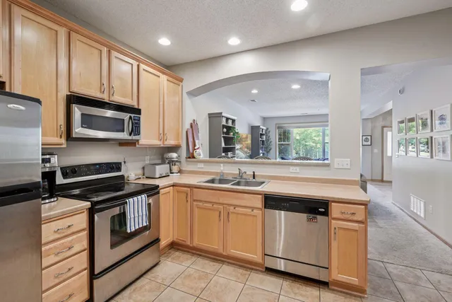 $325,000 | 11343 Stratton Avenue, Unit 218, Eden Prairie, MN 55344