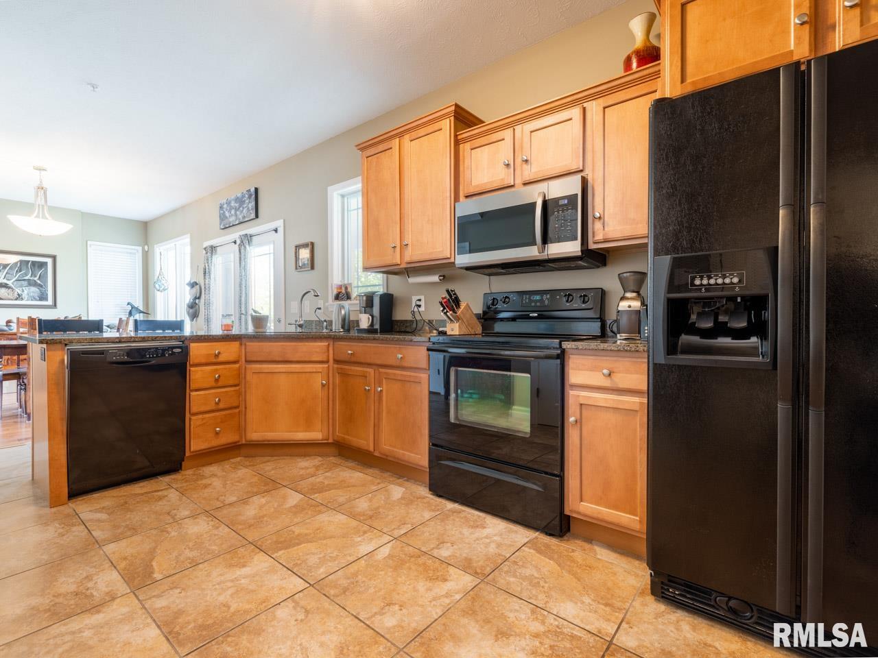 9 Waters Edge Boulevard, Unit 3 Springfield, IL 62712 - Photo 19 of 35